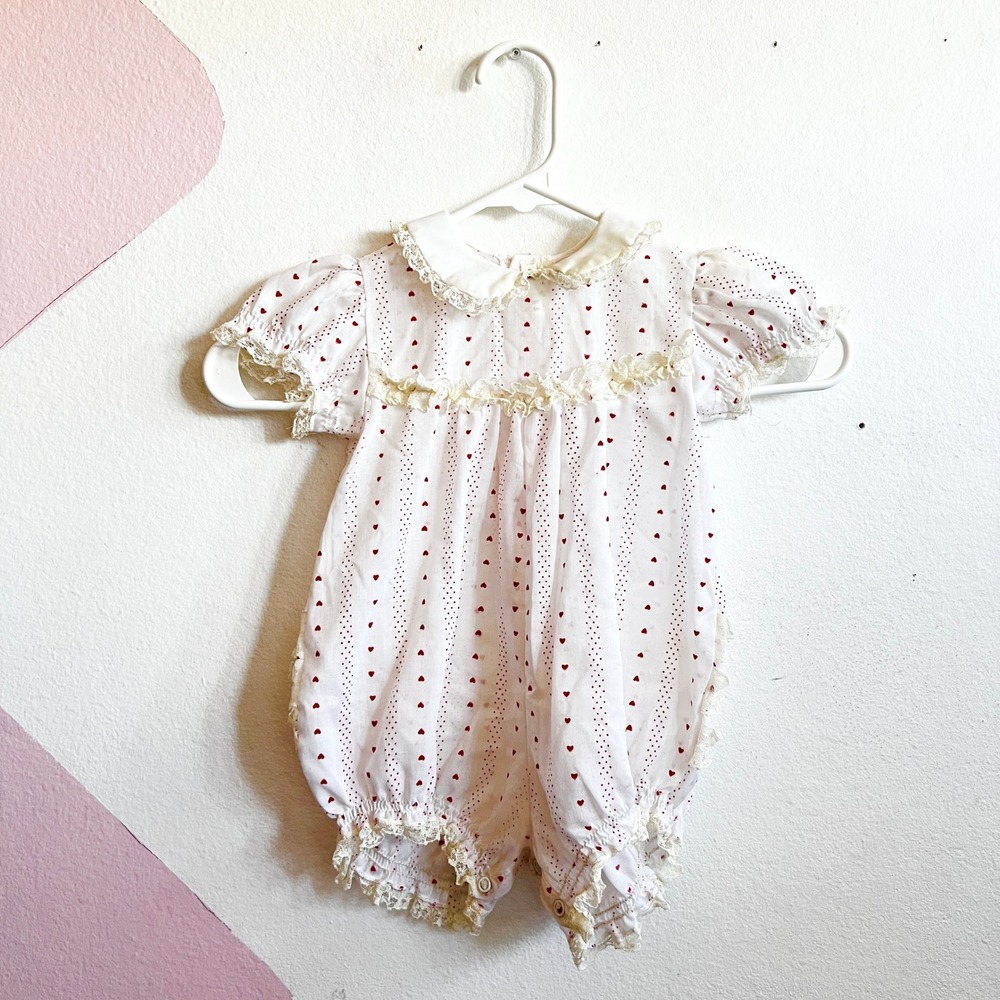 Vintage 1970s Baby Romper Heart Print‎ Peter Pan Collar Playsuit 12M Made in USA